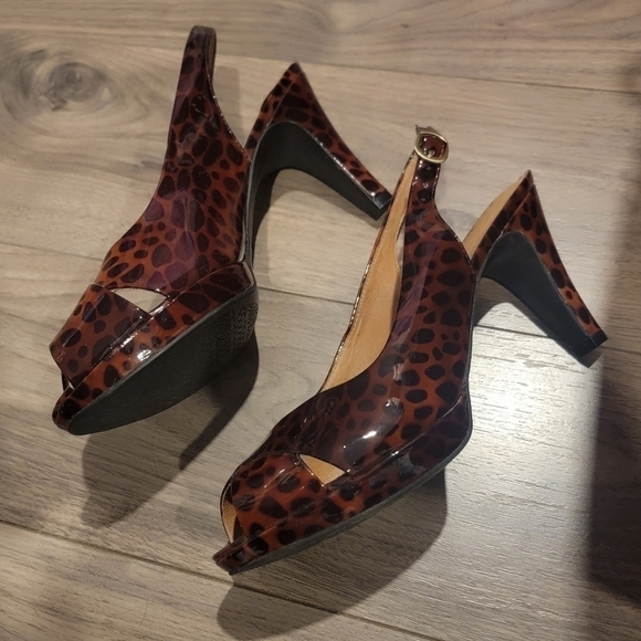 - CLARKS Artisan Wessex Bria Leopard Patent Slingback Heels - Picture 8 of 15